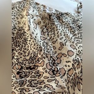 Adjustable strap sleeveless top. Adorable pattern. Worn once